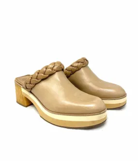 Bernado Size 11 Beige Braided Leather Shoes Clogs